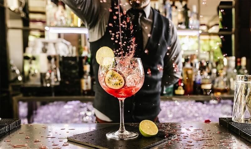 Một vài lưu ý về cách gọi rượu trong bar bạn cần biết